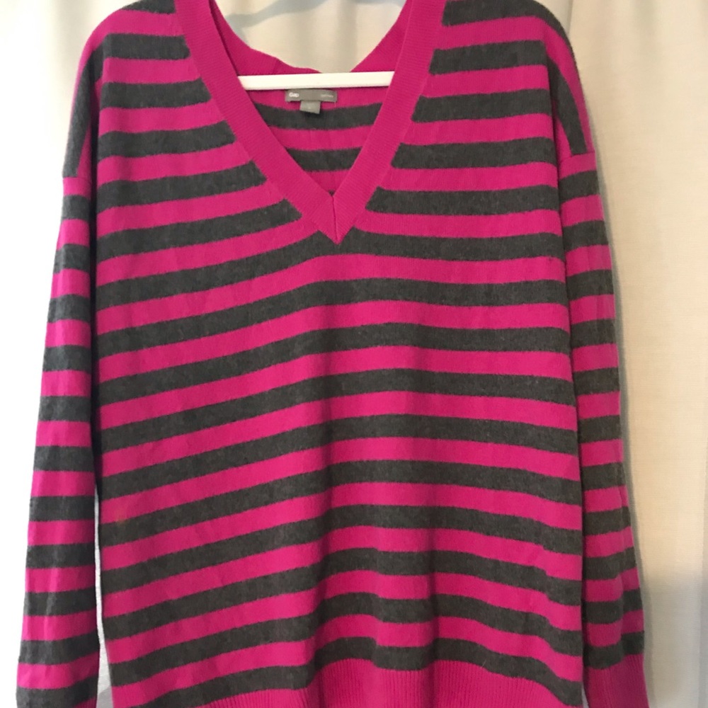 100% cashmere long sleeve sweater